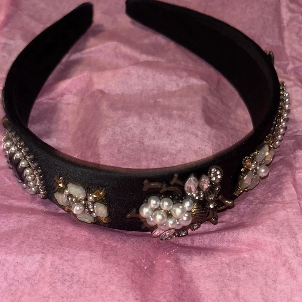 Chic Black Embellished Headband with Pearls - Picture 5 of 5
